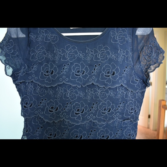 Abercrombie ruffle blouse - Picture 2 of 4